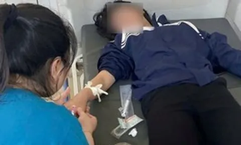 Nữ sinh lớp 7 nghi uống thuốc trừ sâu do áp lực cô lập, trêu chọc từ bạn bè