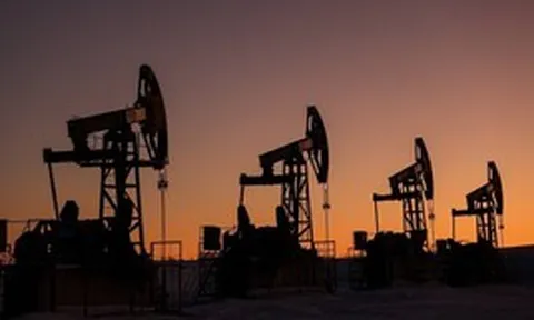 Giá dầu bật tăng mạnh