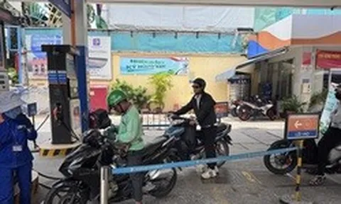 Grab tăng thưởng, tài xế than chưa đủ bù chi phí