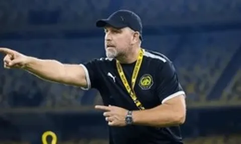 HLV đội tuyển Malaysia bị yêu cầu từ chức