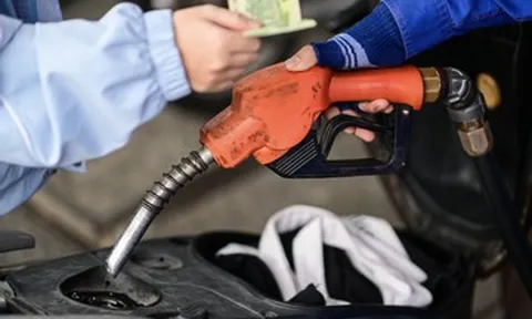 Doanh nghiệp chi tiền khủng nhập khẩu 5,5 triệu tấn xăng dầu và dầu thô về Việt Nam