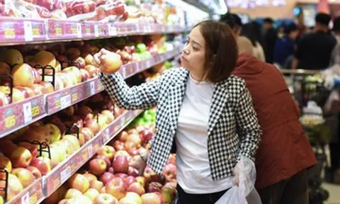 Giá xăng dầu đắt đỏ: Gói xôi sáng vơi đi, áp lực tăng giá lan rộng