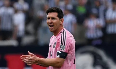 Messi vào thế khó vì lời mời của ông Trump