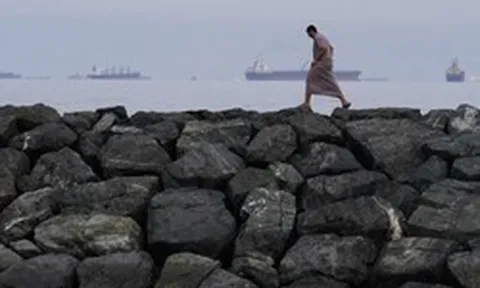 Tại sao 99 con tàu này vẫn đi qua eo biển Hormuz bình an vô sự: Họ đã dùng "phép tàng hình" trước mắt Iran?