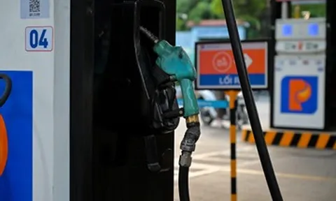 Giá xăng dầu tăng mạnh từ 23h hôm nay, có loại đắt thêm gần 9.000 đồng/lít
