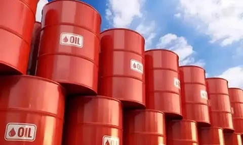 Mỹ ‘mở van’ dầu Nga, 152 triệu thùng tái xuất: Thị trường hạ nhiệt