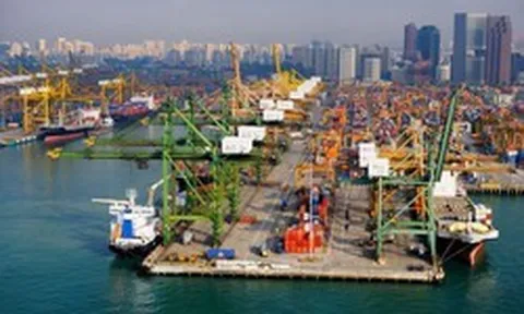 Quốc gia cửa ngõ Đông Nam Á 'đứng ngồi không yên' vì căng thẳng tại eo biển Hormuz: Nguồn cung không tìm đâu ra, giá nhiên liệu tàu biển tăng gấp 2,6 lần