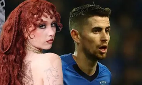 Nữ ca sĩ US/UK xích mích cựu sao Chelsea, bị hàng loạt CĐV Brazil chỉ trích