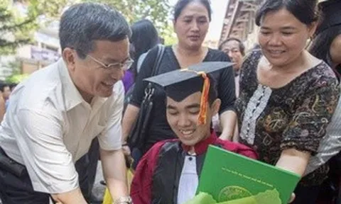 Người thầy kính yêu: "Thầy mong được làm bạn với con"