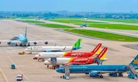 Hàng không Việt chật vật giảm chuyến, tăng phụ thu giữa căng thẳng nhiên liệu