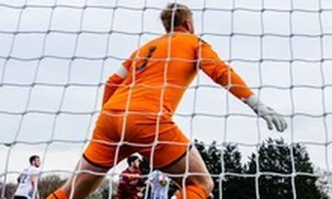 Thủ môn 20 tuổi bị bắn chết gây rúng động làng bóng đá