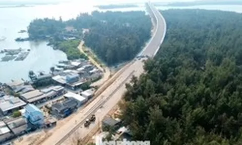 Nhiều lần lỡ hẹn, bao giờ cầu vượt cửa biển 2.400 tỷ đồng tại Huế về đích?