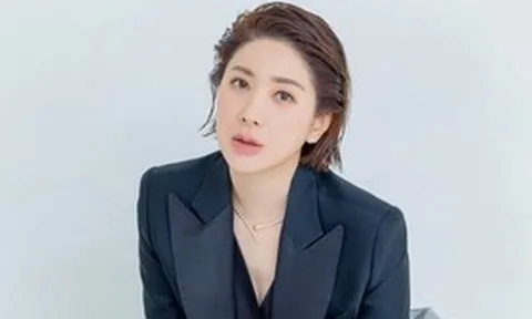 Bị chồng doanh nhân "bỏ rơi" sau 7 tháng cưới, diện mạo nữ ca sĩ đình đám đổi khác không nhận ra