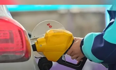 Giá dầu thế giới tăng sốc, ‘3 lớp đệm’ giúp Trung Quốc ổn định giá