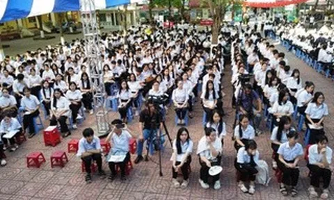 "Đưa trường học đến thí sinh" tại Đắk Lắk: Nhiều băn khoăn chọn ngành, chọn trường