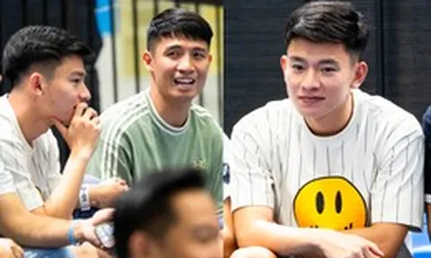 Bắt cận visual Phan Tuấn Tài khi cùng Bùi Tiến Dũng đi xem PPA: Chuẩn “nam thần” ĐT Việt Nam, đẹp trai miễn chê!