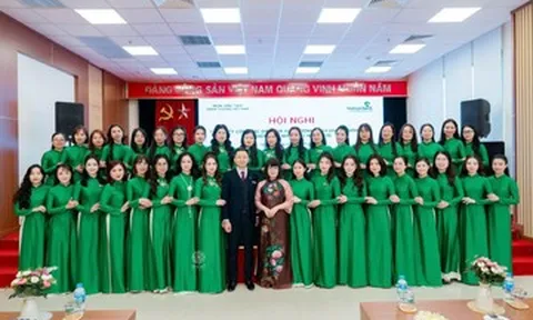 Áo dài thiết kế Link An - lan tỏa bản sắc Việt qua đồng phục doanh nghiệp