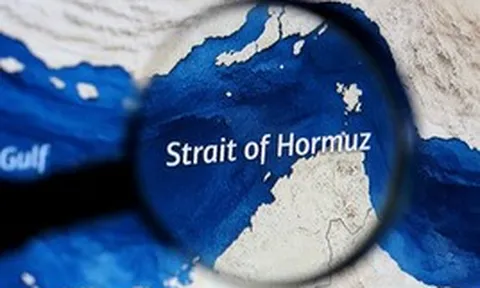 Một tàu chở 1 triệu thùng dầu thành công đi qua eo biển Hormuz, băng băng tiến thẳng đến 1 quốc gia Đông Nam Á