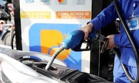 Bộ Tài chính đề xuất tiếp tục giảm thuế nhập khẩu mặt hàng xăng dầu về 0% đến giữa năm 2026