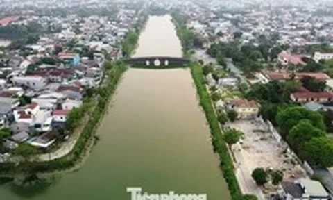 Mục sở thị dòng sông bị quên lãng giữa kinh thành Huế
