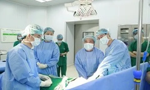Bác sĩ Việt có 1 kỹ thuật mổ được thế giới tôn vinh: Hàn Quốc, Singapore, châu Âu đến học