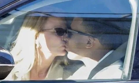 Mbappe công khai bạn gái nổi tiếng bằng hình ảnh… siêu nóng