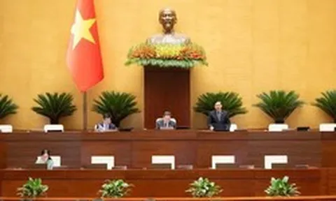 Ngày 10/4, Quốc hội thảo luận về giảm thuế xăng dầu và nhiên liệu bay