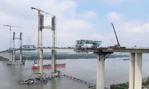 Việt Nam sắp hoàn thành cây cầu dây văng sở hữu nhịp chính 300m, tĩnh không thông thuyền cao kỷ lục chưa từng có trong lịch sử