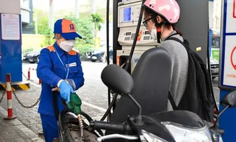 Giá xăng dầu hôm nay 10/4: Dầu thế giới tăng, xăng dầu trong nước giảm mạnh