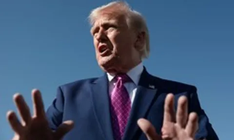 Tổng thống Trump: Eo biển Hormuz sẽ mở lại 'trong thời gian rất sớm'