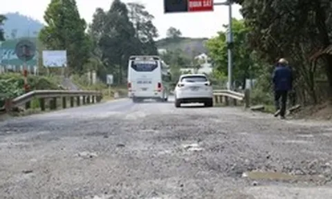 Đường Hồ Chí Minh qua Đà Nẵng xuống cấp nghiêm trọng