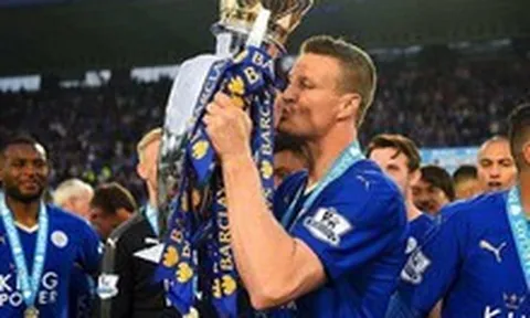 "Hàng hiếm": 10 cầu thủ từng vô địch Ngoại hạng Anh với 2 CLB