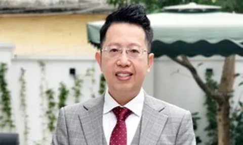 Việt Khuê - con trai nhà Toán học nổi tiếng Việt Nam: Cưới cô đồng nghiệp ở VTV, sống trong căn biệt thự bề thế