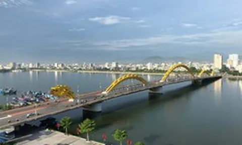 Lần đầu tiên trong lịch sử, Việt Nam sở hữu một công trình vừa giành giải thưởng kỹ thuật danh giá nhất thế giới, vừa lập kỷ lục Guinness, có thể phun lửa, phun nước giữa đô thị