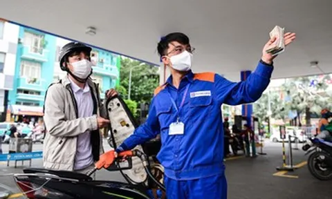 Giá xăng dầu hôm nay 12/4: Dầu thế giới giảm sâu, dầu diesel 1 tuần hạ 12.000 đồng/lít