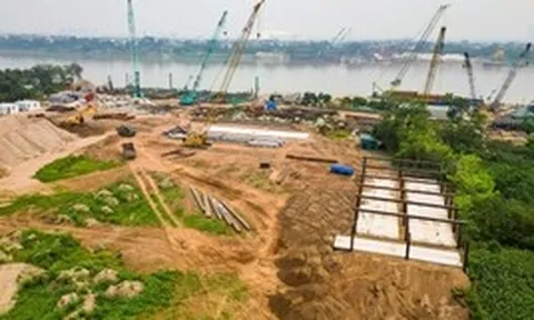 Đại công trường cầu Tứ Liên bắc qua sông Hồng sau gần 1 năm thi công