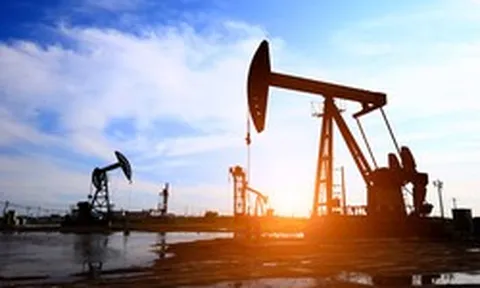 Sáng nay, giá dầu hạ nhiệt về dưới 100 USD/thùng