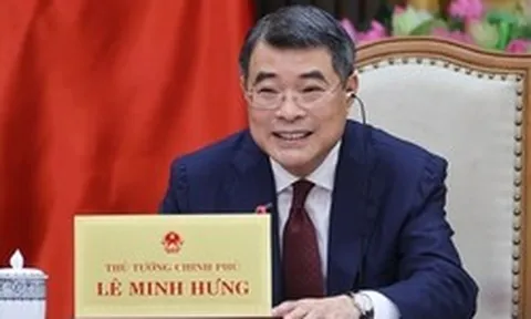 Thủ tướng Lê Minh Hưng điện đàm với Thủ tướng Singapore Lawrence Wong