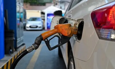 Giá xăng dầu hôm nay 20/4: Dầu thế giới tăng mạnh trở lại, trong nước ở mức thấp