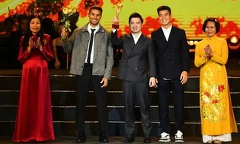 Bầu Hiển: Làm thể thao là để cống hiến!