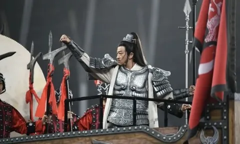 Đội bóng nghiệp dư Trung Quốc chơi trội, thuê 'Tây Sở Bá Vương' át vía đối thủ