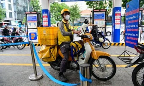 Giá xăng dầu giảm tiếp, có loại hạ tới hơn 3.100 đồng/lít