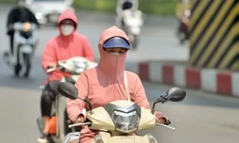 Nắng nóng kéo dài: Chuyên gia cảnh báo những điều không nên bỏ qua để bảo vệ sức khỏe "vàng"