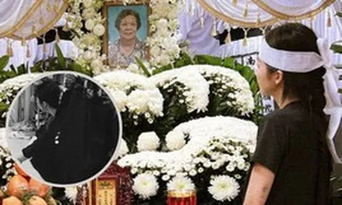Xót xa hình ảnh Khả Ngân trong tang lễ bà ngoại