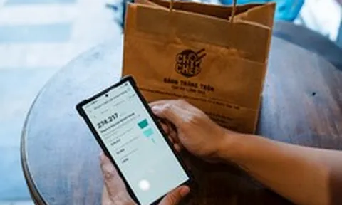 Nền tảng giao đồ ăn trực tuyến đang tái định hình bài toán doanh thu của nhà hàng F&B như thế nào?