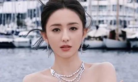 Mẹ đơn thân showbiz "cấm cả nước nói xấu mình": 1 phút xóa 1.000 bài "bóc phốt" gây choáng váng, ngày ly hôn tậu luôn biệt phủ 3.000m2 ăn mừng