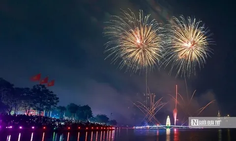 Mãn nhãn màn pháo hoa chào mừng Giỗ Tổ Hùng Vương