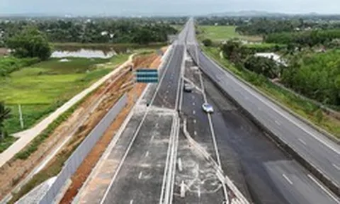 Thông xe gần 200km cao tốc từ Quảng Ngãi đến hầm Cù Mông vào trưa 29/4