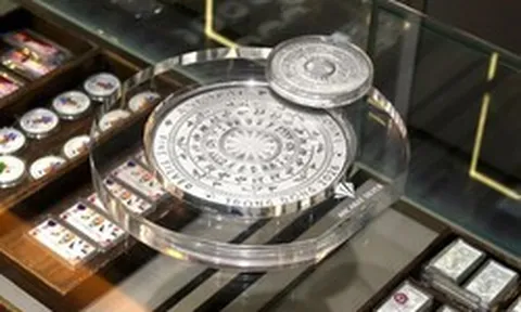 Sáng nay, giá bạc tiếp tục đi ngang