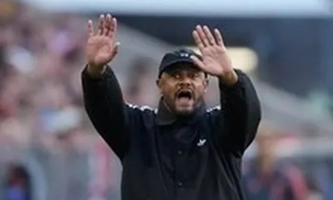 HLV Kompany bị ‘cách ly’ vì án phạt, Bayern gặp khó trước PSG